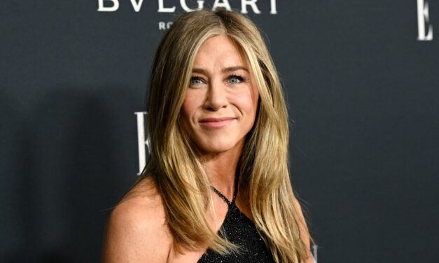 Les meilleurs moments PDA de Jennifer Aniston avec son petit ami et son mari au fil des ans