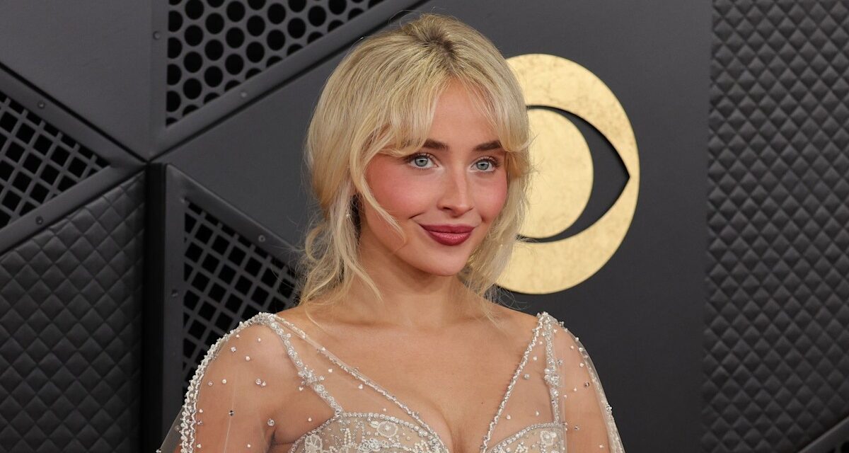 Grammys 2026 : du cuir lisse à la « robe nue 2.0 », voici les plus grandes tendances que nous avons repérées sur le tapis rouge