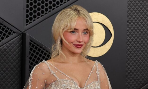 Grammys 2026 : du cuir lisse à la « robe nue 2.0 », voici les plus grandes tendances que nous avons repérées sur le tapis rouge