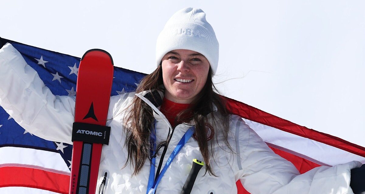Tout sur Breezy Johnson, l&rsquo;olympienne qui a rejoint Lindsey Vonn en tant que seule personne à remporter l&rsquo;or en descente