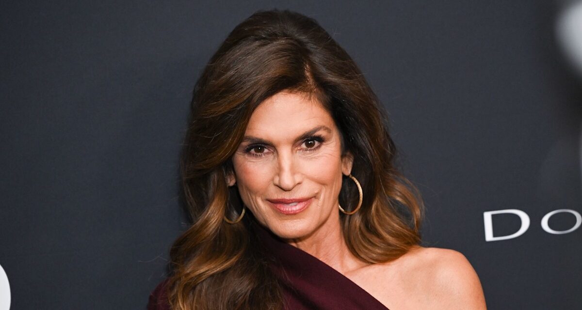 Cindy Crawford déclare que « 60 ans est le nouveau 60 ans » en partageant de superbes photos d&rsquo;anniversaire