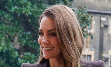 Kate Middleton respire le luxe dans une robe midi ceinturée – et des talons vertigineux