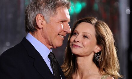 Calista Flockhart révèle la première impression du « vieil homme » Harrison Ford, 83 ans