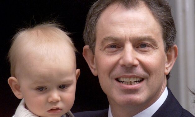 Rencontrez les 4 enfants de Tony Blair – dont 2 fils célèbres