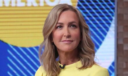 Lara Spencer lutte contre le « brouillard du chagrin » après la mort de sa mère alors qu&rsquo;elle est « bloquée » avec sa famille GMA bien-aimée en voyage de travail