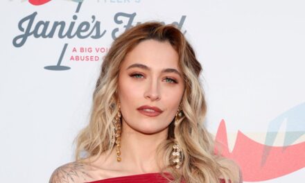 Paris Jackson profite des retrouvailles avec sa mère sosie Debbie Rowe sur de rares photos de famille