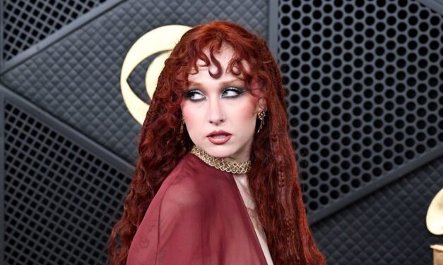 Chappell Roan fait tourner les têtes avec une tenue incroyablement audacieuse aux Grammys