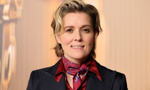 À l’intérieur de la valeur nette stupéfiante de Brandi Carlile au milieu de la performance du Super Bowl