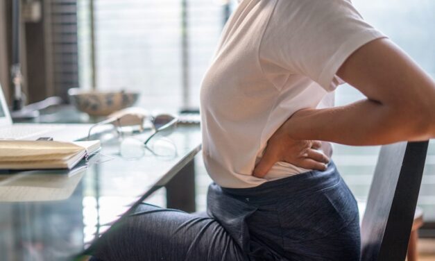 Qu’est-ce que le « syndrome des fesses mortes » ? Et comment soulager les symptômes inconfortables en quelques minutes