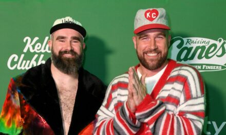 Comment Travis Kelce et son frère Jason ont aidé un olympien de l&rsquo;équipe américaine à entrer dans l&rsquo;histoire