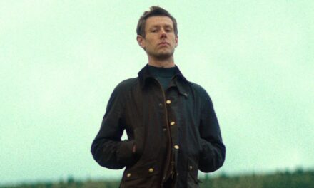 Les téléspectateurs de Netflix regardent en frénésie le drame «incroyable» Comment se rendre au paradis depuis Belfast avec une note de 93% pour Rotten Tomatoes