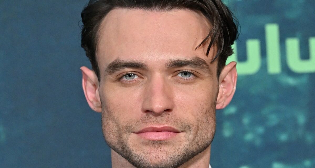 Qui est Dove Cameron, l&rsquo;ex-petite amie de la star de Paradise, Thomas Doherty ? Leur relation expliquée