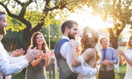 Pourquoi les amitiés changent après le mariage (et comment y faire face)