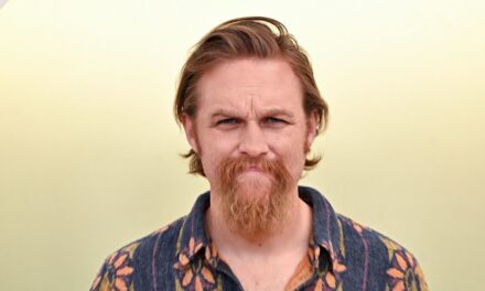 Wyatt Russell, le fils de Goldie Hawn, est presque méconnaissable après son changement d&rsquo;apparence