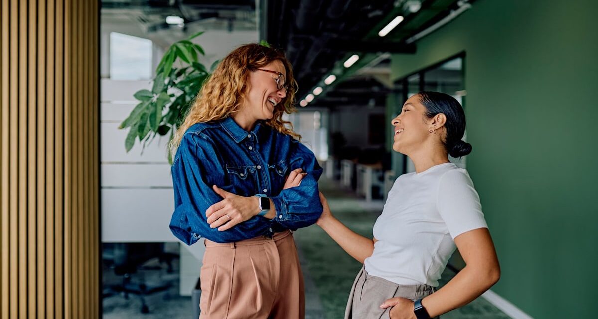 Vous vous sentez épuisé par des bavardages ? Un psychologue révèle ce qu&rsquo;il dit de vous