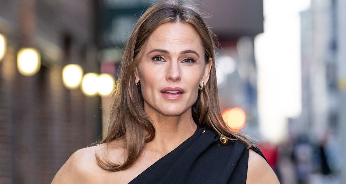 Jennifer Garner fait une entrée remarquée dans LBD avec une touche d&rsquo;originalité