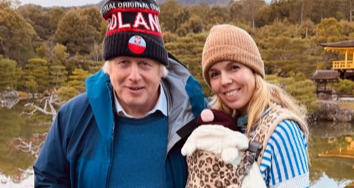 Carrie Johnson est la maman délicieuse par excellence en jean moulant pour une sortie avec sa petite fille Poppy