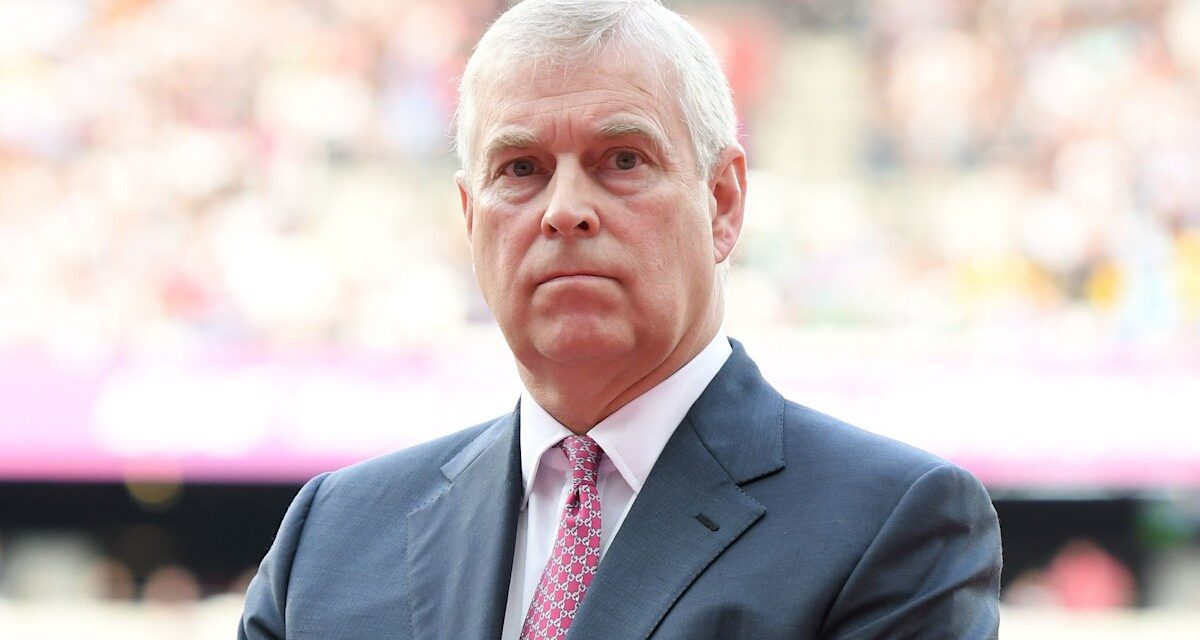 La vraie personne qui devrait s&rsquo;excuser est Andrew Mountbatten-Windsor, pas Charles ou William.