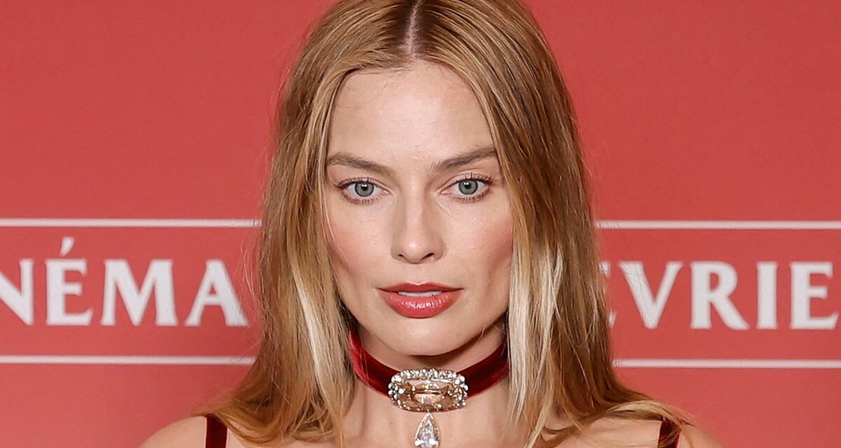 Margot Robbie et Jacob Elordi perfectionnent le luxe victorien à la projection des Hauts de Hurlevent à Paris