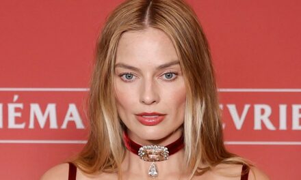 Margot Robbie et Jacob Elordi perfectionnent le luxe victorien à la projection des Hauts de Hurlevent à Paris