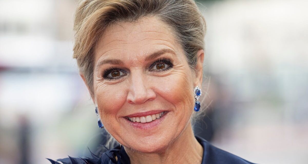 La reine Maxima donne au roi Harald de Norvège, 88 ans, un câlin de soutien dans une période tendue pour la famille royale