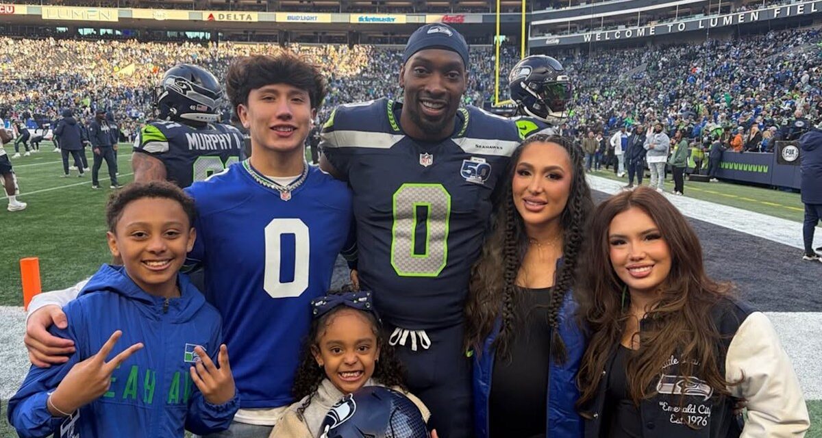 Le plaidoyer en neuf mots de DeMarcus Lawrence à sa femme enceinte, Sasha, après qu&rsquo;elle ait donné des instructions strictes concernant le bébé numéro six au Super Bowl