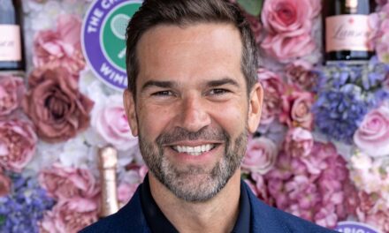 Gethin Jones est en vacances avec le présentateur de Sky Sports après qu&rsquo;Helen Skelton ait été forcée d&rsquo;aborder sa romance