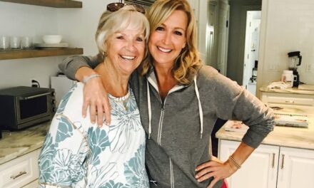 Lara Spencer, émue, pleure la mort de sa mère bien-aimée, 85 ans, alors qu&rsquo;elle partage une « immense tristesse »