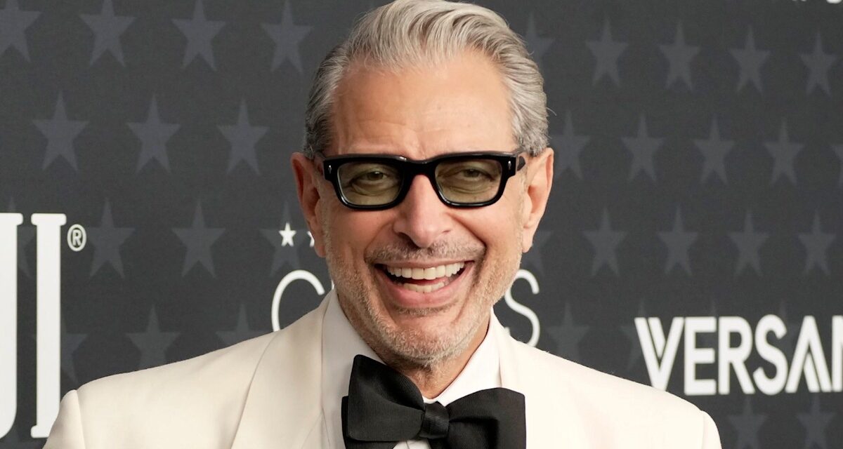 Les fils rarement vus de Jeff Goldblum lui ressemblent lors de la cérémonie d&rsquo;ouverture des Jeux olympiques avec leur père acteur et leur mère olympienne