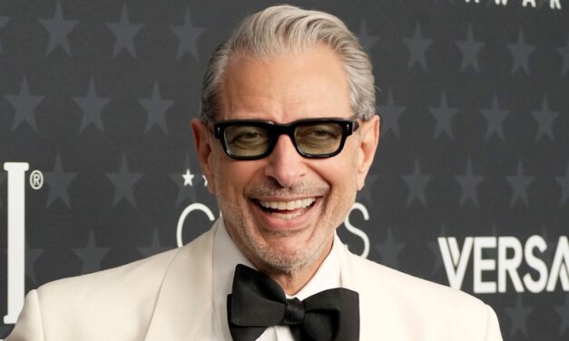 Les fils rarement vus de Jeff Goldblum lui ressemblent lors de la cérémonie d&rsquo;ouverture des Jeux olympiques avec leur père acteur et leur mère olympienne