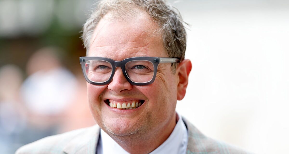 Alan Carr, le gagnant des Celebrity Traitors, investit dans un château écossais de 3,25 millions de livres sterling – et c&rsquo;est exactement comme celui de la série