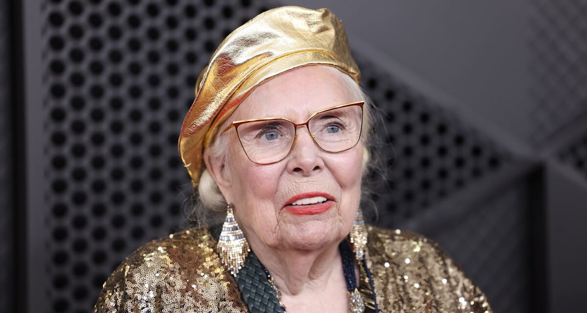 Joni Mitchell fait une rare apparition aux Grammys