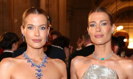 Lady Eliza et Amelia Spencer rehaussent le glamour dans des robes près du corps au bal de l&rsquo;Opéra de Vienne