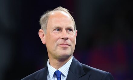 Le prince Edward photographié pour la première fois depuis l&rsquo;arrestation de son frère Andrew Mountbatten-Windsor