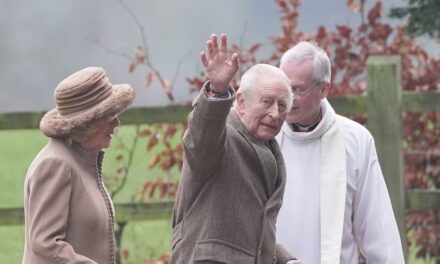 Le roi Charles fait sa deuxième sortie publique en 24 heures après une apparition surprise au parkrun