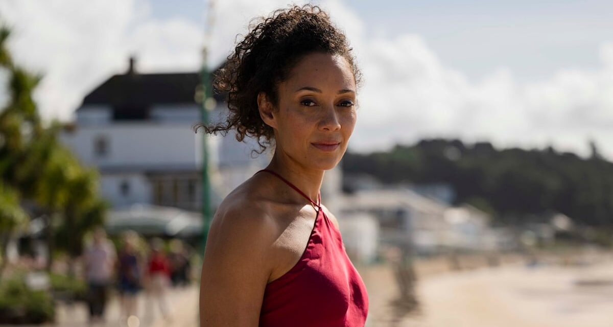 Le drame policier « brillant » Bergerac révèle un nouveau regard sur la saison 2 alors que les acteurs de Midsomer Murders et Slow Horses rejoignent le casting