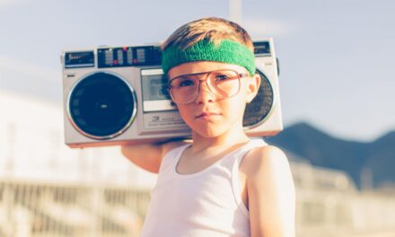 Les prénoms de bébé des années 80, les parents « ludiques » sont abandonnés en 2026 – et quelle est la tendance à la place