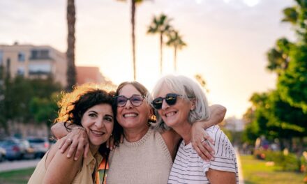 Les femmes qui deviennent plus sélectives en matière d&rsquo;amitié à la quarantaine ne s&rsquo;isolent pas, elles se recalibrent
