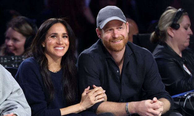 Le signe secret de « frustration » du prince Harry et de Meghan Markle lors d&rsquo;une soirée en amoureux de la NBA – exclusif