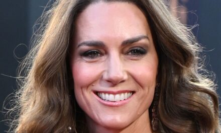 Les cheveux « naturels » de Kate Middleton aux BAFTA en disent long