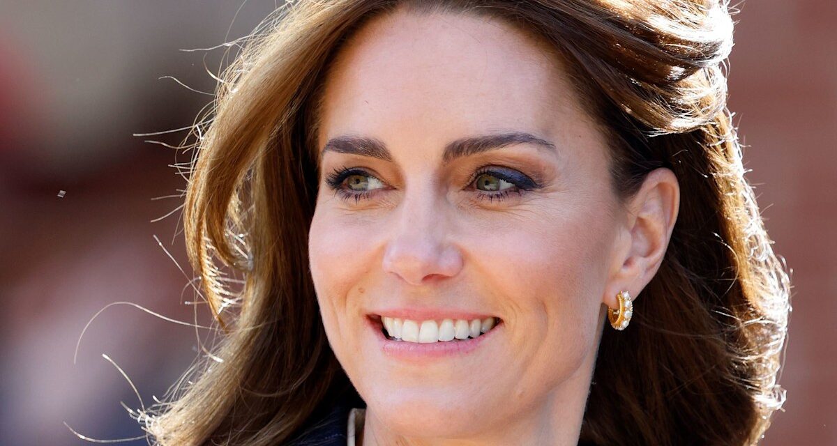 Kate Middleton embrasse la romance de la Saint-Valentin avec un collier cœur gravé de 1,5 000 £