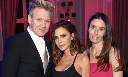 Victoria Beckham soutient Ramsays lors de la première de Netflix après que Gordon ait déclaré qu&rsquo;il était « toujours en contact » avec son ex-Brooklyn