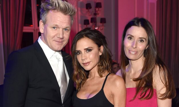 Victoria Beckham soutient Ramsays lors de la première de Netflix après que Gordon ait déclaré qu&rsquo;il était « toujours en contact » avec son ex-Brooklyn