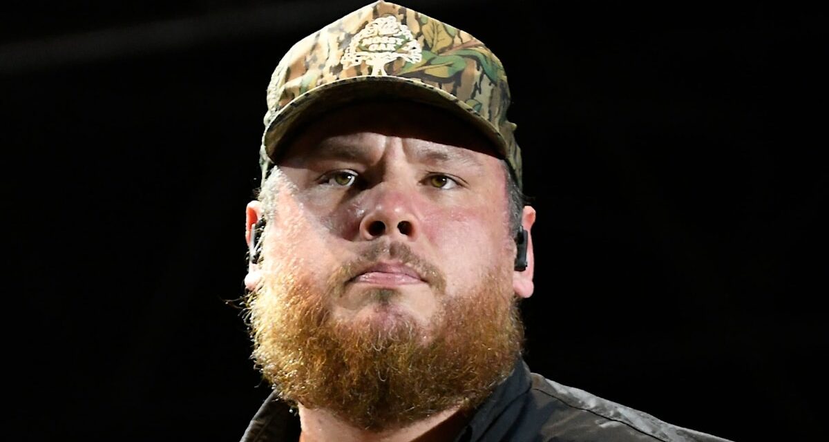 Luke Combs révèle sa relation avec les médicaments amaigrissants et ses difficultés avec l&rsquo;image corporelle