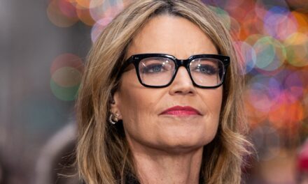 Savannah Guthrie d&rsquo;aujourd&rsquo;hui révèle un aperçu de sa relation avec sa mère disparue Nancy et sa sœur dans une nouvelle vidéo d&rsquo;enfance