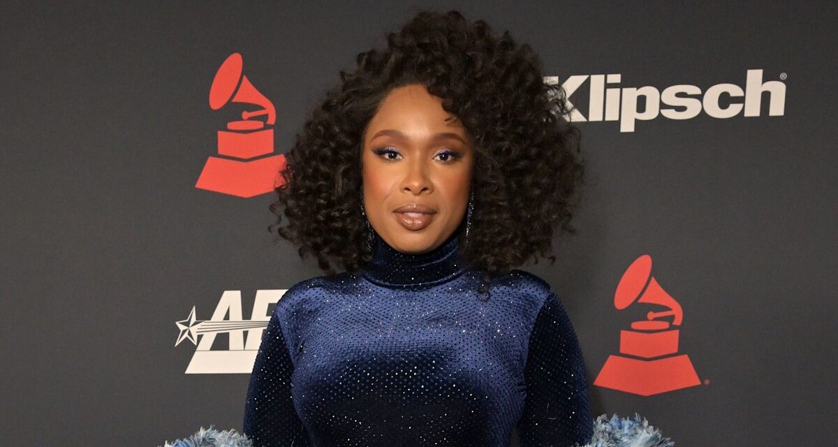 Jennifer Hudson apporte son soutien à Kelly Clarkson et Sherri Shepherd après la fin du talk-show