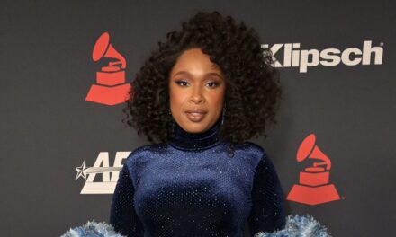 Jennifer Hudson apporte son soutien à Kelly Clarkson et Sherri Shepherd après la fin du talk-show