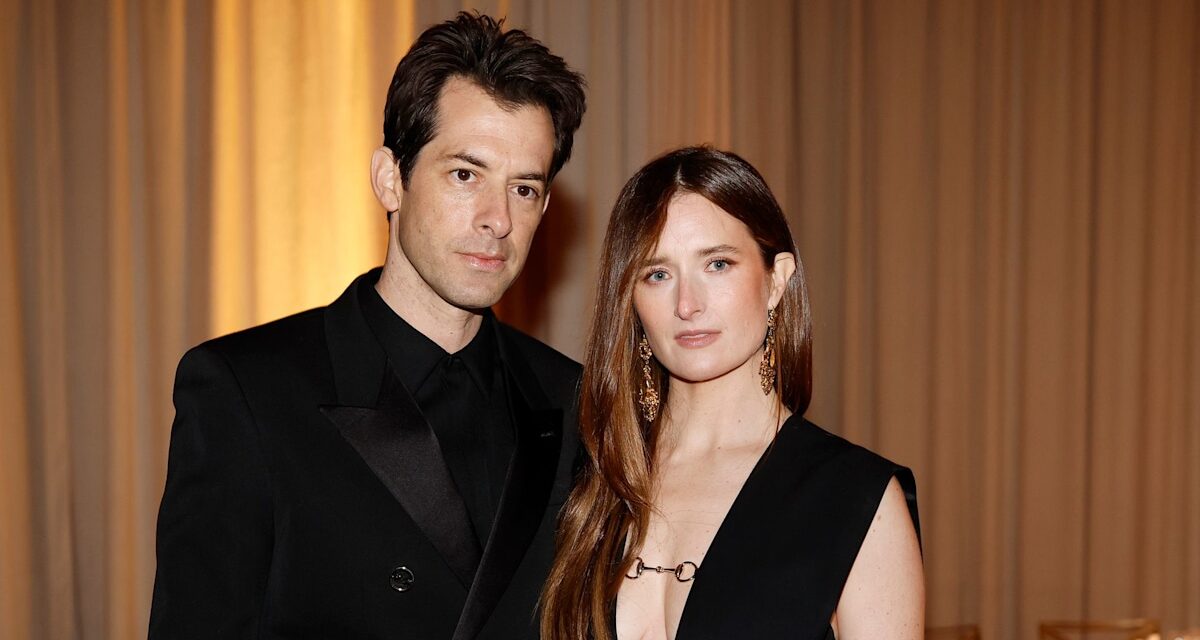 Rencontrez la famille de Mark Ronson – y compris l&rsquo;épouse de l&rsquo;actrice et sa mère mégastar hollywoodienne