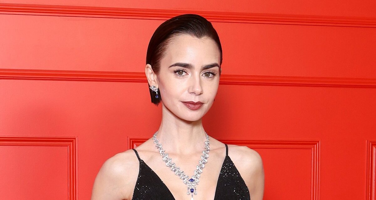Lily Collins vient de donner à la « robe nue » la touche Emily in Paris lors d&rsquo;une soirée à Londres