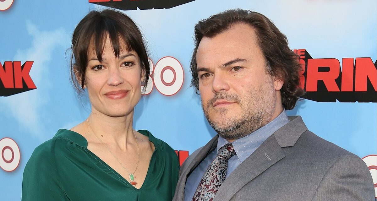 Jack Black partage de rares photos de famille alors qu&rsquo;il célèbre son 20e anniversaire avec sa femme musicienne